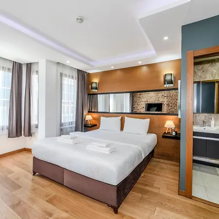 Zenia Hotel *