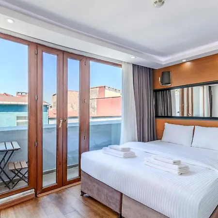 Zenia Hotel *